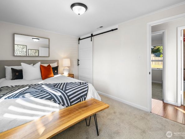 23901 59th Place W, Lake Forest Park WA 98043