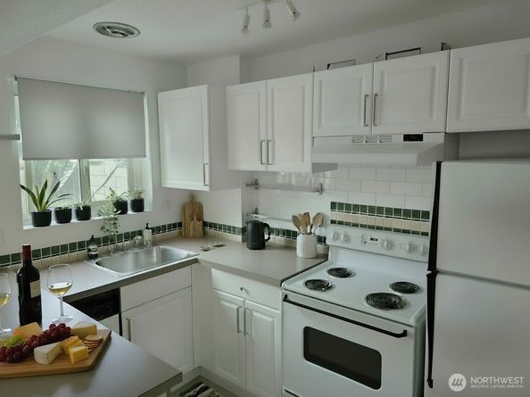 1400 Hubbell Place 1212, Seattle WA 98101