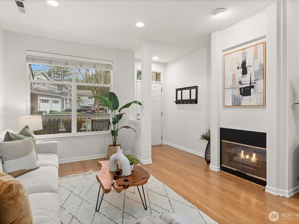 9634 179th Place NE 2, Redmond WA 98052