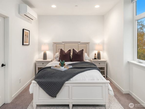 1013 C 6th Avenue N, Seattle WA 98109