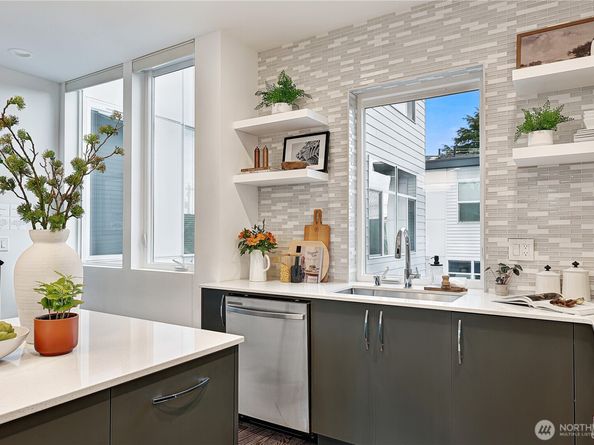 7721 Mary Avenue NW A, Seattle WA 98117