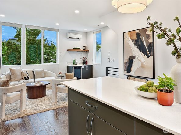 7721 Mary Avenue NW A, Seattle WA 98117