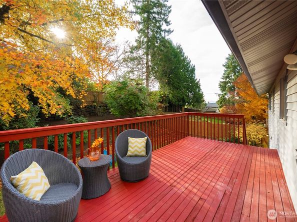 10316 NE 202nd Street, Bothell WA 98011