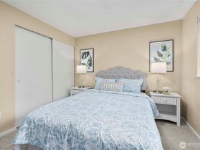 10316 NE 202nd Street, Bothell WA 98011