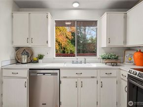 10316 NE 202nd Street, Bothell WA 98011