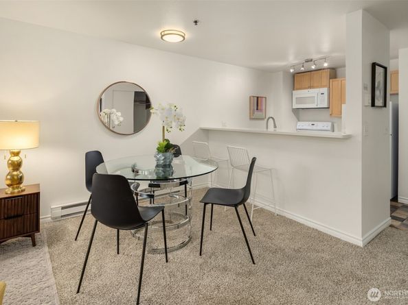 1616 Summit Avenue N203, Seattle WA 98122