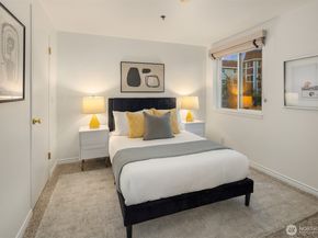 1616 Summit Avenue N203, Seattle WA 98122