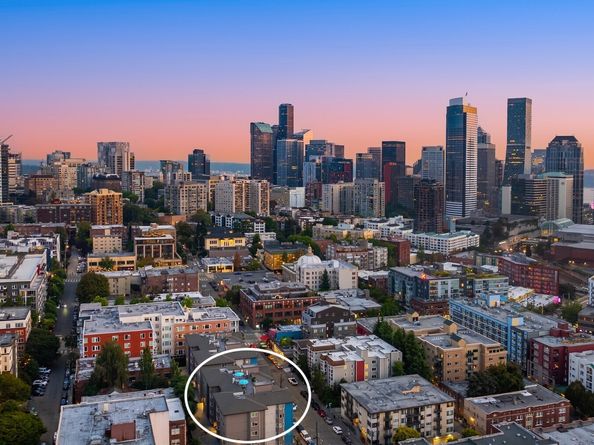 1616 Summit Avenue N203, Seattle WA 98122