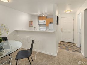 1616 Summit Avenue N203, Seattle WA 98122