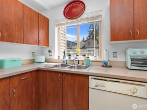 20800 72nd Avenue W 202, Edmonds WA 98026