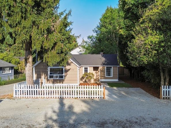 10340 39th Avenue NE, Seattle WA 98125