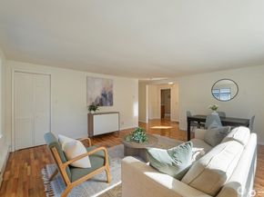 10340 39th Avenue NE, Seattle WA 98125