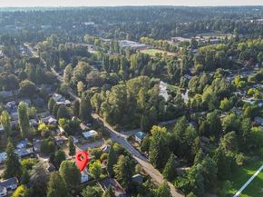 10340 39th Avenue NE, Seattle WA 98125