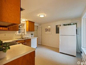 10340 39th Avenue NE, Seattle WA 98125