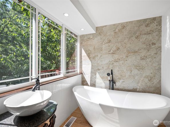 10122 50th Place W, Mukilteo WA 98275