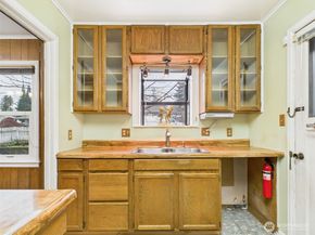 15822 26th Avenue NE, Shoreline WA 98155