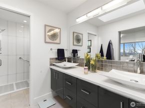 1612 SW California Avenue D, Seattle WA 98116