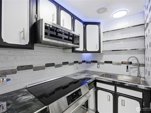 748 S Cloverdale Street 8, Seattle WA 98108