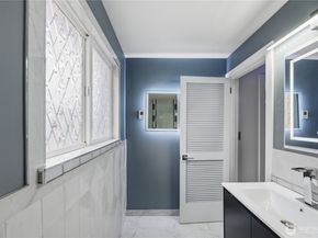 748 S Cloverdale Street 8, Seattle WA 98108