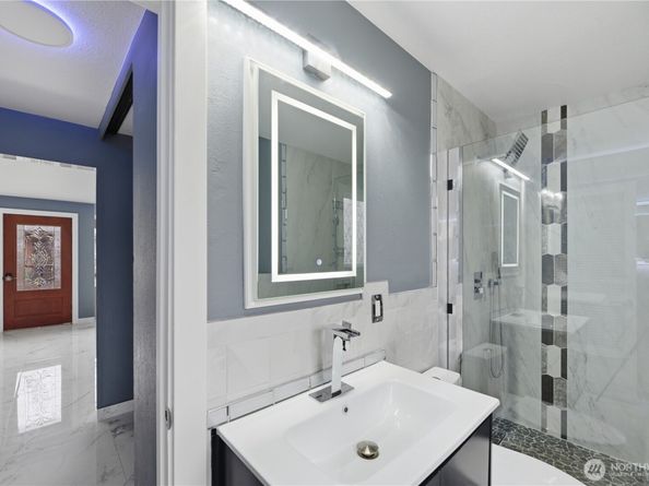 748 S Cloverdale Street 8, Seattle WA 98108