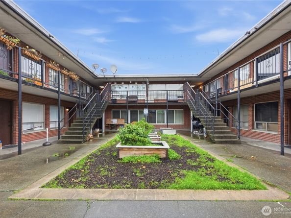 748 S Cloverdale Street 8, Seattle WA 98108