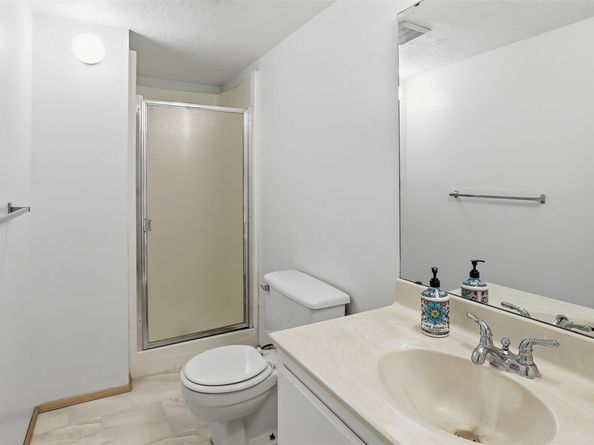 15618 SE 174th Street, Renton WA 98058