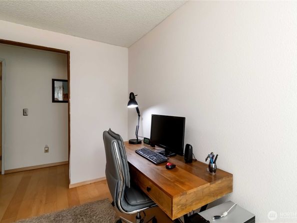 15618 SE 174th Street, Renton WA 98058