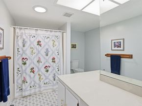 15618 SE 174th Street, Renton WA 98058