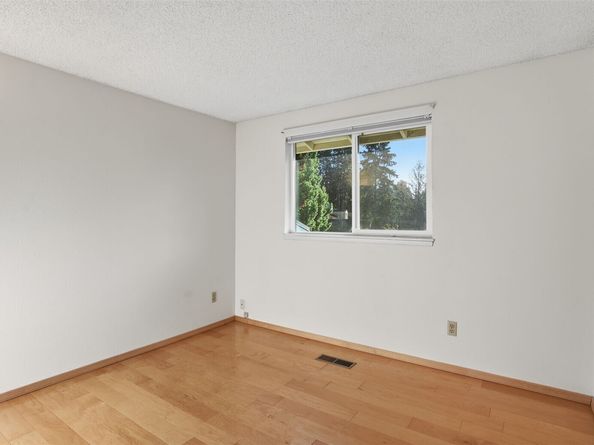 15618 SE 174th Street, Renton WA 98058