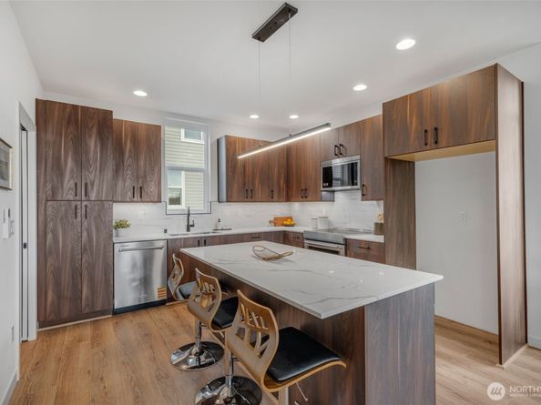 3014 B NW 56th Street, Seattle WA 98107