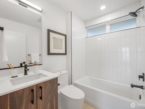 3014 B NW 56th Street, Seattle WA 98107