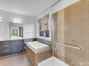 34196 56th Avenue S, Auburn WA 98001