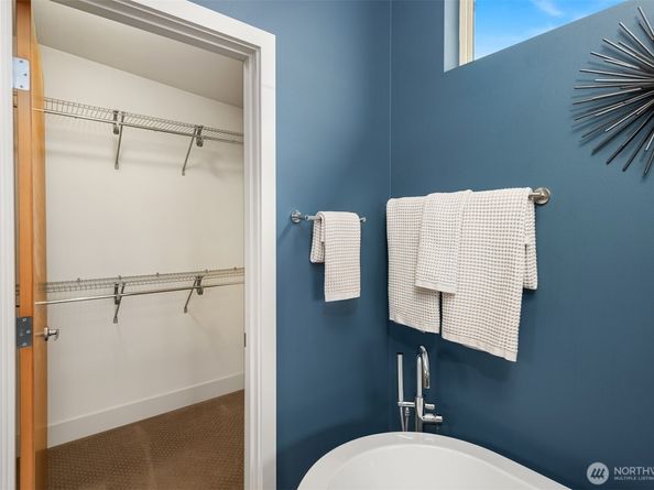 1550 NW 60th Street, Seattle WA 98107