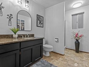 13922 Manor Way, Lynnwood WA 98087