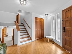 13922 Manor Way, Lynnwood WA 98087