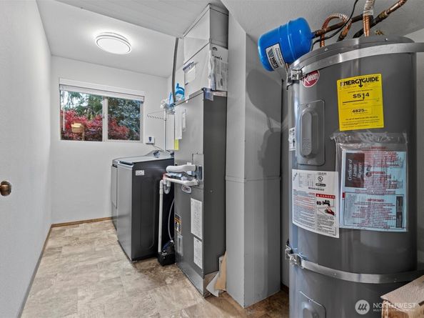 13922 Manor Way, Lynnwood WA 98087