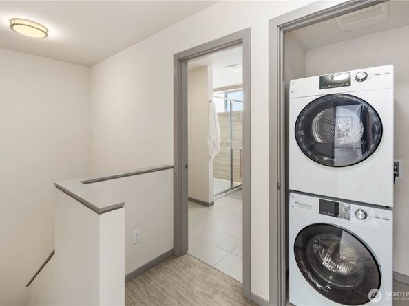 5936 S 36th Avenue F, Seattle WA 98118