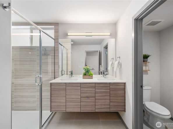 5936 S 36th Avenue F, Seattle WA 98118