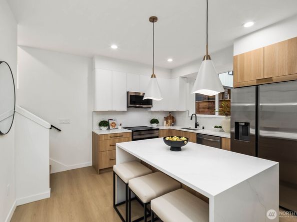 937 N 87th Street A, Seattle WA 98103