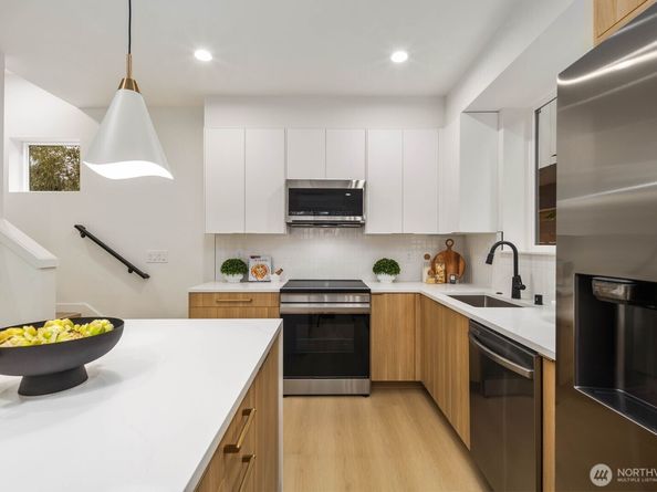 937 N 87th Street A, Seattle WA 98103