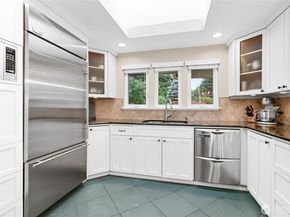 24215 75th Avenue SE, Woodinville WA 98072