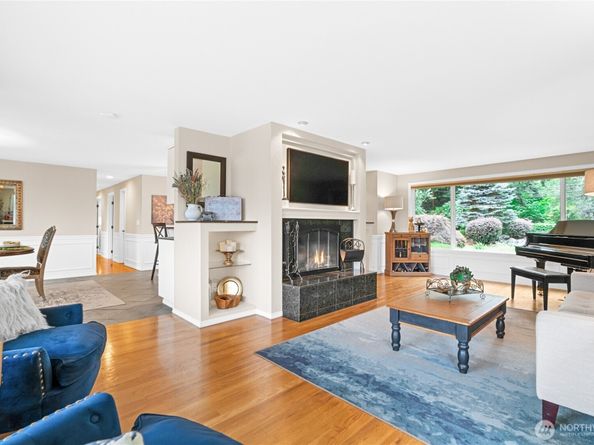 24215 75th Avenue SE, Woodinville WA 98072