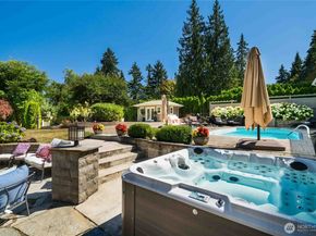 24215 75th Avenue SE, Woodinville WA 98072