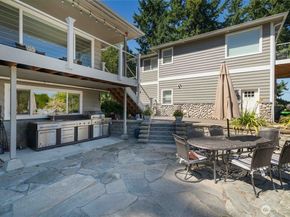 24215 75th Avenue SE, Woodinville WA 98072