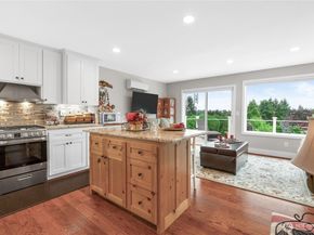 24215 75th Avenue SE, Woodinville WA 98072