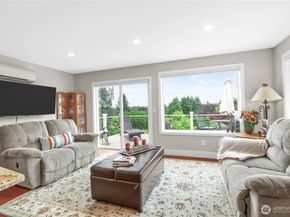 24215 75th Avenue SE, Woodinville WA 98072