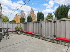 4535 NE 55th Street, Seattle WA 98105