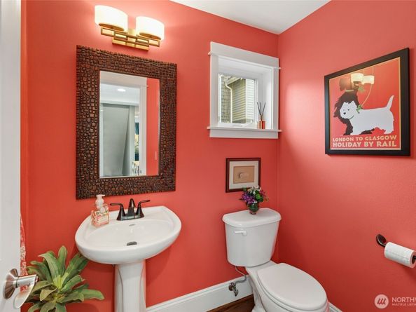 4535 NE 55th Street, Seattle WA 98105