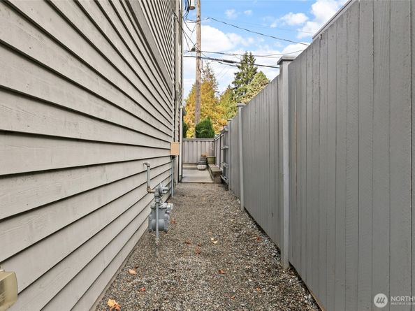 4535 NE 55th Street, Seattle WA 98105