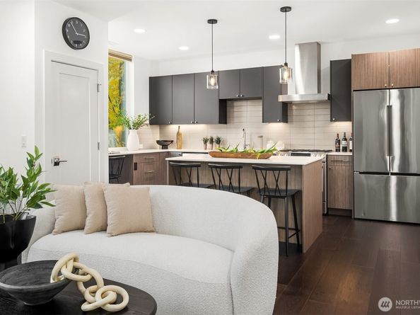 8340 Mary Avenue NW D, Seattle WA 98117